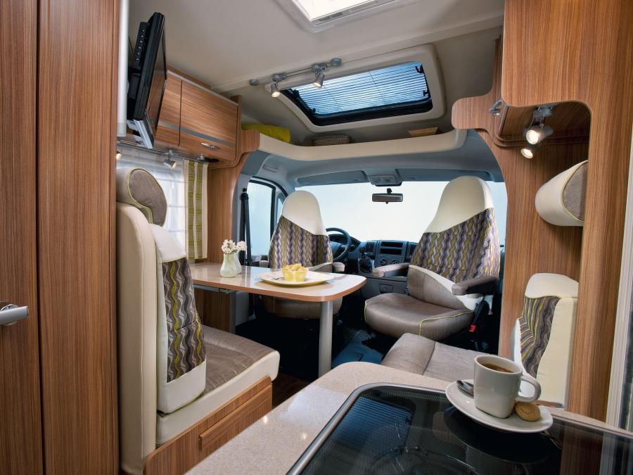 Интерьер Burstner Travel Van 2010 года  (фото 10 из 11)